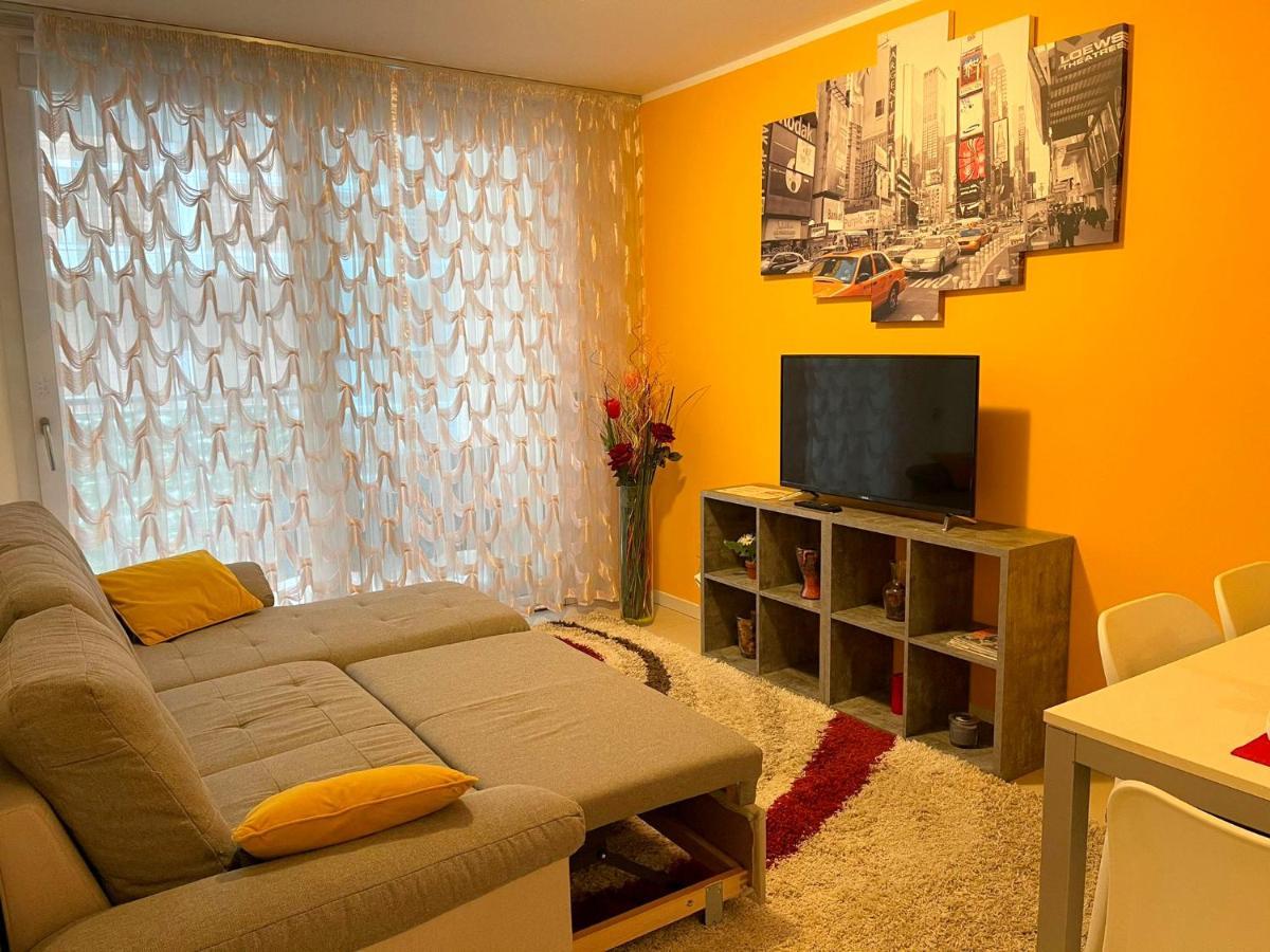 Ambria Apartment *